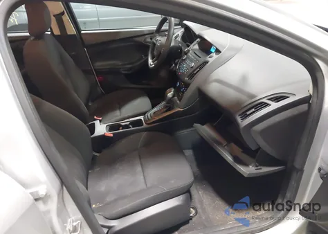 2017 Ford Focus S z USA, uszkodzony, nr VIN 1FADP3E29HL258106